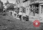 Standbild deutschen Rüstung getarnt mit Laub Frankreich, 1944, aus Sekunde 53 historischem Filmmaterial Videoclip 65675056340