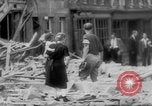 Standbild deutschen Rüstung getarnt mit Laub Frankreich, 1944, aus Sekunde 60 historischem Filmmaterial Videoclip 65675056340
