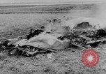 Standbild zerstörten Alliierte Flugzeuge Frankreich, 1944, aus Sekunde 17 historischem Filmmaterial Videoclip 65675056342