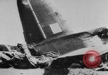 Standbild zerstörten Alliierte Flugzeuge Frankreich, 1944, aus Sekunde 46 historischem Filmmaterial Videoclip 65675056342