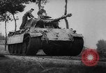 Immagine di Le forze tedesche difendere contro Allied avanza Francia, 1944, secondo 19 filmato di repertorio 65675056350