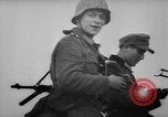 Immagine di Le forze tedesche difendere contro Allied avanza Francia, 1944, secondo 30 filmato di repertorio 65675056350
