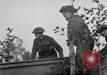 Immagine di La fanteria britannica impegnare le forze tedesche nei Paesi Bassi nella seconda guerra mondiale Hertogenbosch Paesi Bassi, 1944, secondo 7 filmato di repertorio 65675056356