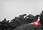 Immagine di La fanteria britannica impegnare le forze tedesche nei Paesi Bassi nella seconda guerra mondiale Hertogenbosch Paesi Bassi, 1944, secondo 20 filmato di repertorio 65675056356