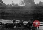 Immagine di La fanteria britannica impegnare le forze tedesche nei Paesi Bassi nella seconda guerra mondiale Hertogenbosch Paesi Bassi, 1944, secondo 33 filmato di repertorio 65675056356