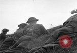 Immagine di La fanteria britannica impegnare le forze tedesche nei Paesi Bassi nella seconda guerra mondiale Hertogenbosch Paesi Bassi, 1944, secondo 46 filmato di repertorio 65675056356