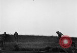 Immagine di La fanteria britannica impegnare le forze tedesche nei Paesi Bassi nella seconda guerra mondiale Hertogenbosch Paesi Bassi, 1944, secondo 56 filmato di repertorio 65675056356