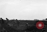 Immagine di La fanteria britannica impegnare le forze tedesche nei Paesi Bassi nella seconda guerra mondiale Hertogenbosch Paesi Bassi, 1944, secondo 61 filmato di repertorio 65675056356