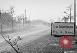 Standbild Verbündeten dringen in Holland Hertogenbosch Niederlande, 1944, aus Sekunde 18 historischem Filmmaterial Videoclip 65675056357