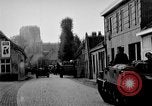 Standbild Verbündeten dringen in Holland Hertogenbosch Niederlande, 1944, aus Sekunde 37 historischem Filmmaterial Videoclip 65675056357