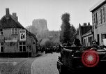 Standbild Verbündeten dringen in Holland Hertogenbosch Niederlande, 1944, aus Sekunde 40 historischem Filmmaterial Videoclip 65675056357
