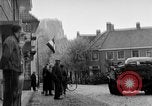 Standbild Verbündeten dringen in Holland Hertogenbosch Niederlande, 1944, aus Sekunde 50 historischem Filmmaterial Videoclip 65675056357