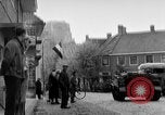 Standbild Verbündeten dringen in Holland Hertogenbosch Niederlande, 1944, aus Sekunde 51 historischem Filmmaterial Videoclip 65675056357