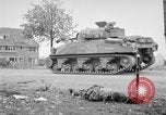 Standbild Verbündeten dringen in Holland Hertogenbosch Niederlande, 1944, aus Sekunde 55 historischem Filmmaterial Videoclip 65675056357
