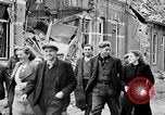 Immagine di Gli Alleati invadono Holland Hertogenbosch Paesi Bassi, 1944, secondo 33 filmato di repertorio 65675056358