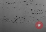 Immagine di Assalto alleato in Olanda durante la seconda guerra mondiale Regno Unito, 1944, secondo 26 filmato di repertorio 65675056359