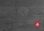 Standbild Die Bomber der neunten Luftwaffe treffen ständig auf rumänische Ölfelder Ploesti Ploesti Rumänien, 1944, aus Sekunde 21 historischem Filmmaterial Videoclip 65675056362
