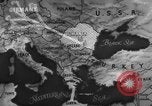 Standbild Die Bomber der neunten Luftwaffe treffen ständig auf rumänische Ölfelder Ploesti Ploesti Rumänien, 1944, aus Sekunde 27 historischem Filmmaterial Videoclip 65675056362