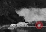 Standbild Die Bomber der neunten Luftwaffe treffen ständig auf rumänische Ölfelder Ploesti Ploesti Rumänien, 1944, aus Sekunde 31 historischem Filmmaterial Videoclip 65675056362