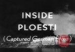 Standbild Die Bomber der neunten Luftwaffe treffen ständig auf rumänische Ölfelder Ploesti Ploesti Rumänien, 1944, aus Sekunde 33 historischem Filmmaterial Videoclip 65675056362