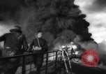 Standbild Die Bomber der neunten Luftwaffe treffen ständig auf rumänische Ölfelder Ploesti Ploesti Rumänien, 1944, aus Sekunde 45 historischem Filmmaterial Videoclip 65675056362