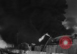 Standbild Die Bomber der neunten Luftwaffe treffen ständig auf rumänische Ölfelder Ploesti Ploesti Rumänien, 1944, aus Sekunde 54 historischem Filmmaterial Videoclip 65675056362
