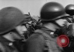 Standbild Airborne Invasion Manöver Vereinigtes Königreich, 1944, aus Sekunde 45 historischem Filmmaterial Videoclip 65675056363