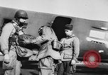 Standbild Airborne Invasion Manöver Vereinigtes Königreich, 1944, aus Sekunde 51 historischem Filmmaterial Videoclip 65675056363