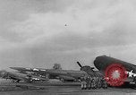 Standbild Airborne Invasion Manöver Vereinigtes Königreich, 1944, aus Sekunde 57 historischem Filmmaterial Videoclip 65675056363
