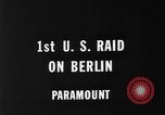 Image premier raid aérien par États-Unis Berlin Allemagne, 1944, de la seconde 3 séquences d'archives historiques vidéo 65675056364
