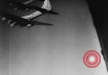 Image premier raid aérien par États-Unis Berlin Allemagne, 1944, de la seconde 15 séquences d'archives historiques vidéo 65675056364