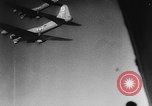 Image premier raid aérien par États-Unis Berlin Allemagne, 1944, de la seconde 16 séquences d'archives historiques vidéo 65675056364