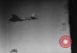 Image premier raid aérien par États-Unis Berlin Allemagne, 1944, de la seconde 41 séquences d'archives historiques vidéo 65675056364