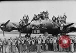 Image premier raid aérien par États-Unis Berlin Allemagne, 1944, de la seconde 52 séquences d'archives historiques vidéo 65675056364