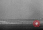 Image Les soldats allemands la mise en place d'un appareil photo Allemagne, 1944, de la seconde 19 séquences d'archives historiques vidéo 65675056380
