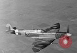 Immagine di British Spitfire piano Regno Unito, 1944, secondo 14 filmato di repertorio 65675056384