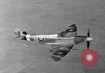 Immagine di British Spitfire piano Regno Unito, 1944, secondo 36 filmato di repertorio 65675056384