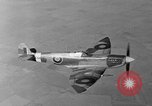 Immagine di British Spitfire piano Regno Unito, 1944, secondo 37 filmato di repertorio 65675056384