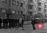 Image La Police militaire Cologne Allemagne, 1945, de la seconde 28 séquences d'archives historiques vidéo 65675056399