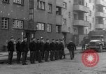 Image La Police militaire Cologne Allemagne, 1945, de la seconde 35 séquences d'archives historiques vidéo 65675056399
