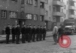 Image La Police militaire Cologne Allemagne, 1945, de la seconde 40 séquences d'archives historiques vidéo 65675056399