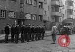 Image La Police militaire Cologne Allemagne, 1945, de la seconde 42 séquences d'archives historiques vidéo 65675056399