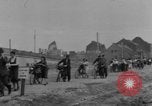 Immagine di Civili ponte trasversale Colonia Germania, 1945, secondo 11 filmato di repertorio 65675056416