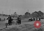 Immagine di Civili ponte trasversale Colonia Germania, 1945, secondo 16 filmato di repertorio 65675056416