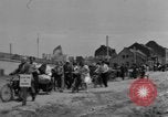 Immagine di Civili ponte trasversale Colonia Germania, 1945, secondo 22 filmato di repertorio 65675056416
