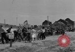 Immagine di Civili ponte trasversale Colonia Germania, 1945, secondo 24 filmato di repertorio 65675056416