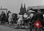 Immagine di Civili ponte trasversale Colonia Germania, 1945, secondo 35 filmato di repertorio 65675056416