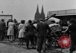 Immagine di Civili ponte trasversale Colonia Germania, 1945, secondo 38 filmato di repertorio 65675056416