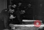 Standbild deutsche Kapitulation Haar Deutschland, 1945, aus Sekunde 8 historischem Filmmaterial Videoclip 65675056429