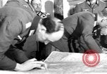 Standbild deutsche Kapitulation Haar Deutschland, 1945, aus Sekunde 17 historischem Filmmaterial Videoclip 65675056429